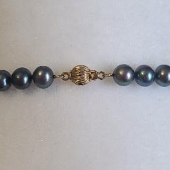 🖤Honora 18" Black Pearl Necklace – 14 K Gold Ball Clasp🖤 - Picture 4 of 5